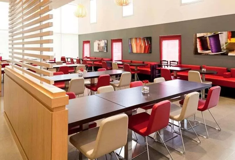 ホテル Ibis Barcelona Santa Coloma