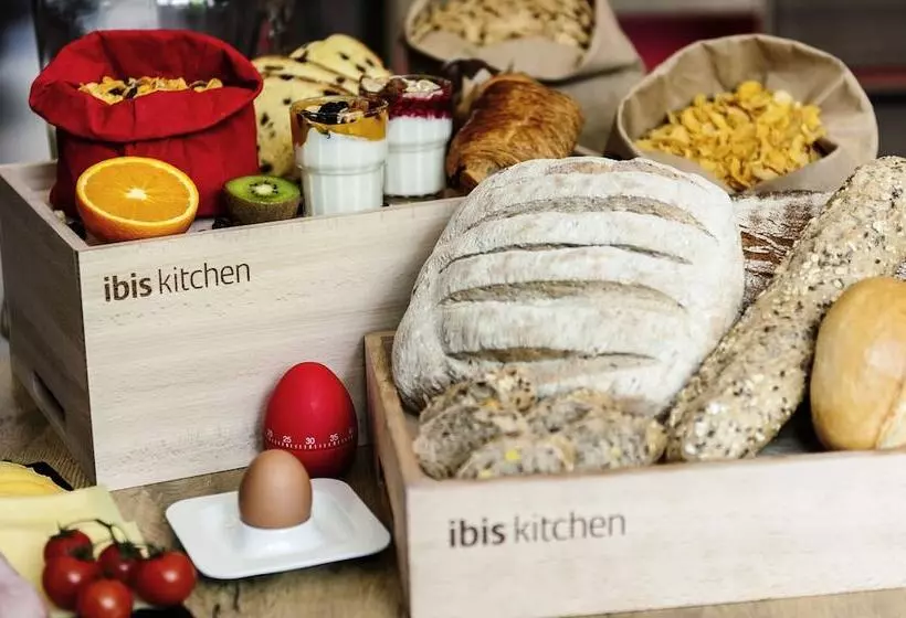 ホテル Ibis Barcelona Santa Coloma