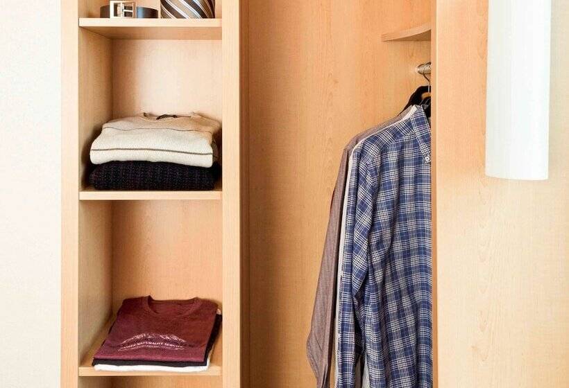 בית מלון כפרי Ibis Barcelona Santa Coloma