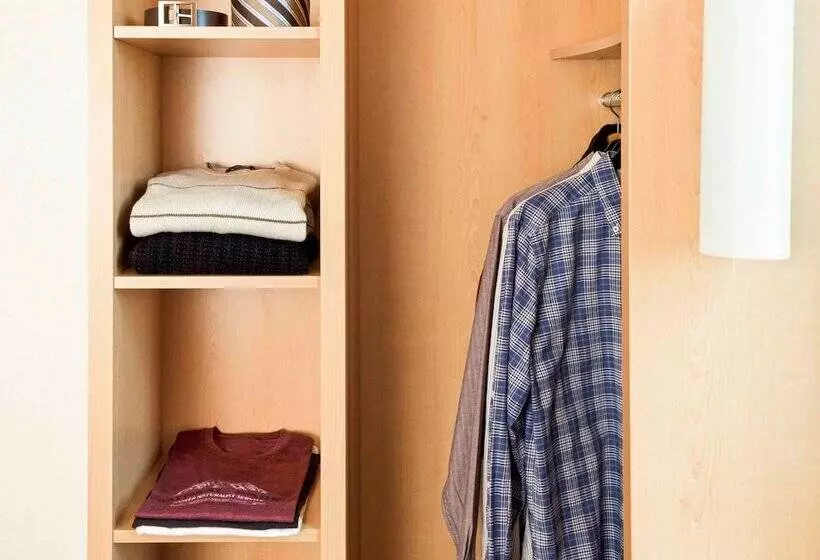 ホテル Ibis Barcelona Santa Coloma