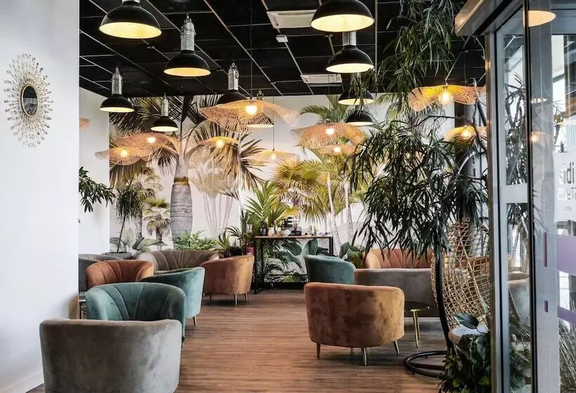 Отель Ibis Styles Saintjulienengenevois Vitam