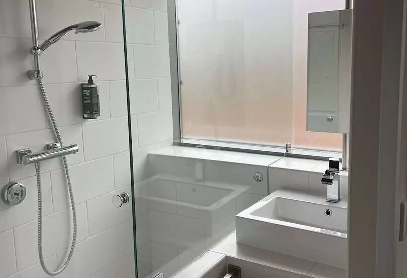 Отель Ibis Styles Saintjulienengenevois Vitam