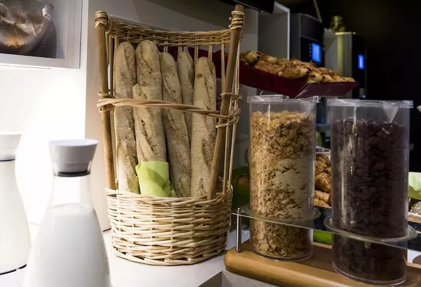 Отель Ibis Styles Saintjulienengenevois Vitam