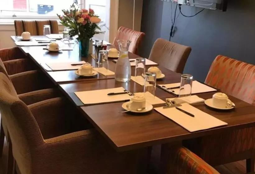 בית מלון כפרי Indigo Edinburgh, An Ihg