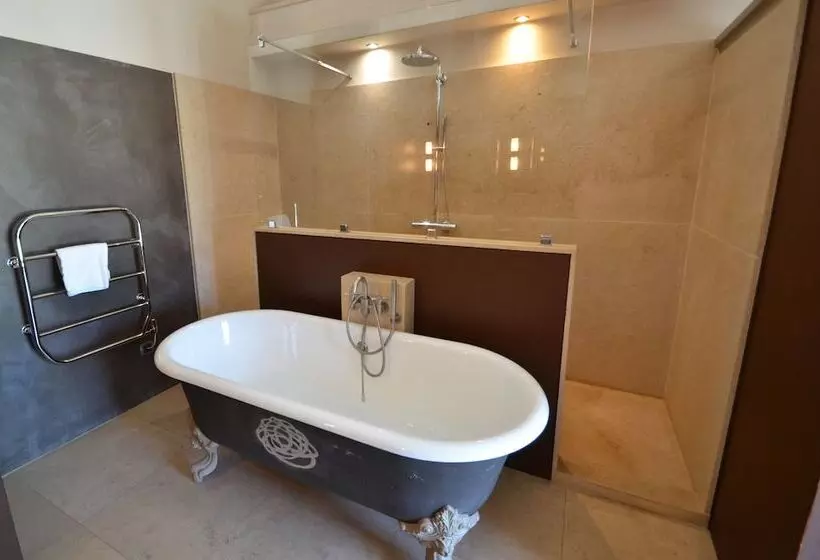 Hotel La Bastide Du Clos Des Roses   Teritoria