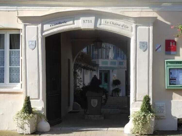 فندق La Chaîne D Or