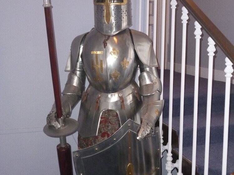 فندق La Chaîne D Or