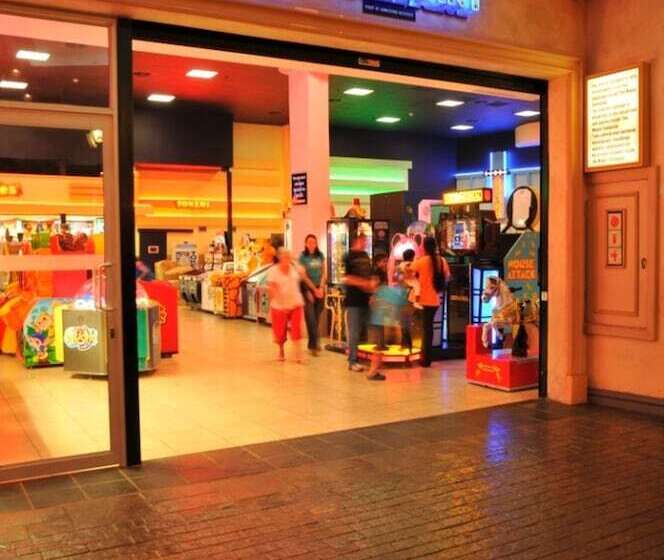 ホテル Metcourt At Emperors Palace