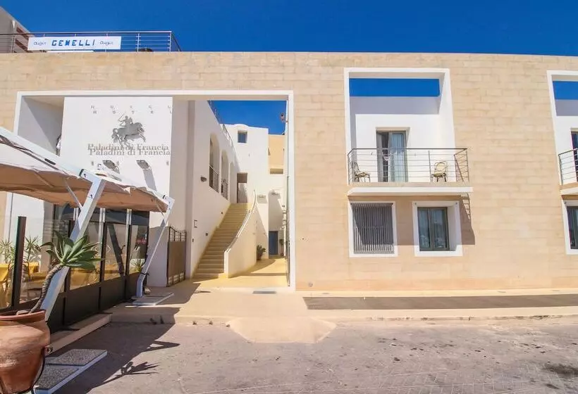 Отель Paladini Di Francia