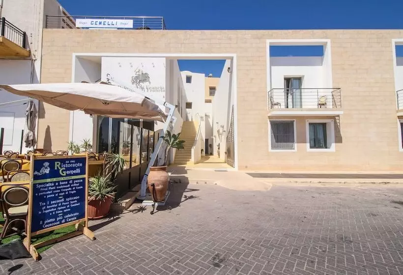 Отель Paladini Di Francia