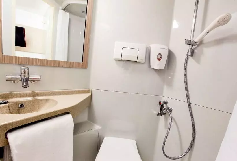 Отель Premiere Classe Lille Sud  Douai Cuincy