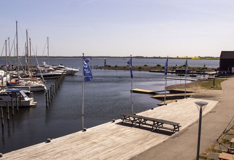 בית מלון כפרי Strandtangen