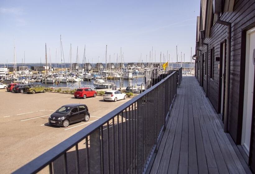 בית מלון כפרי Strandtangen