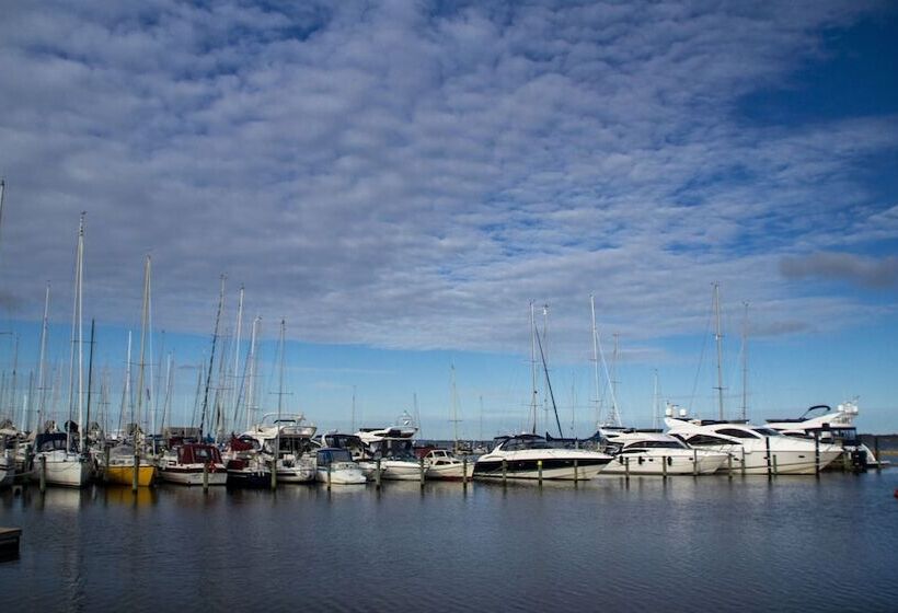 בית מלון כפרי Strandtangen