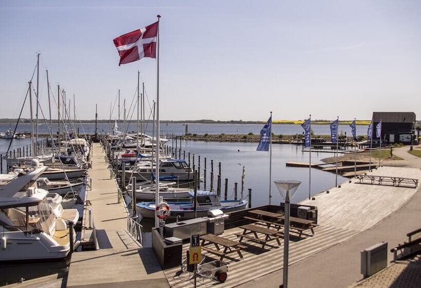 בית מלון כפרי Strandtangen