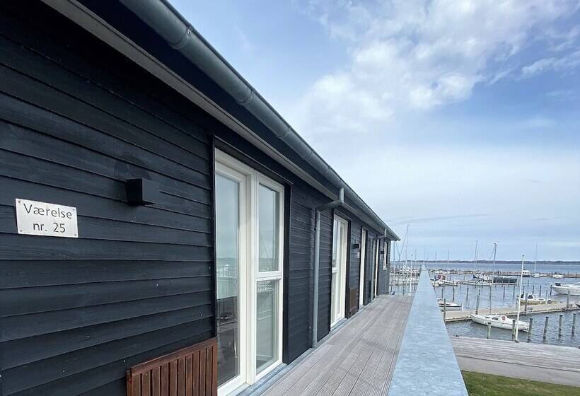 בית מלון כפרי Strandtangen