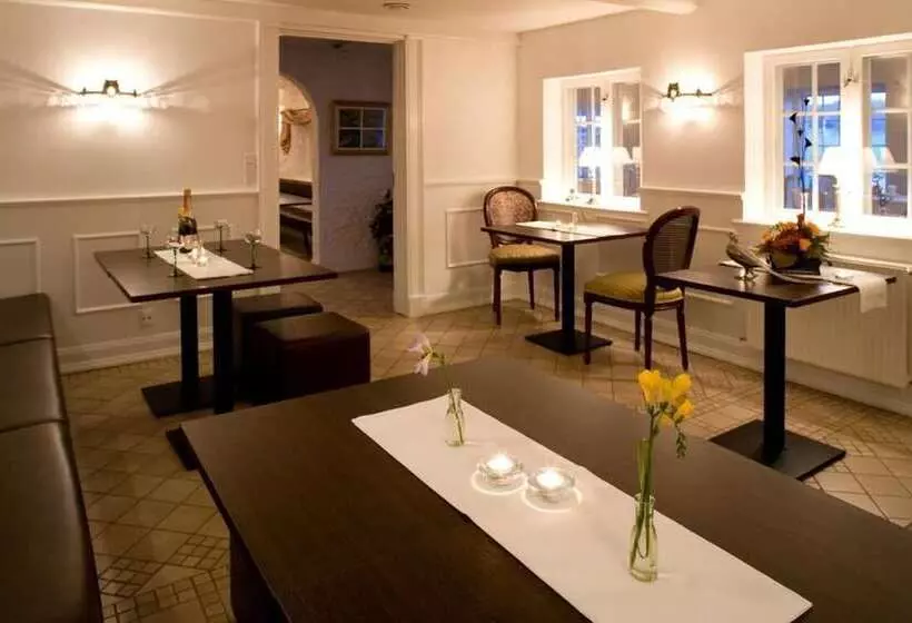 ホテル Tyrstrup Kro