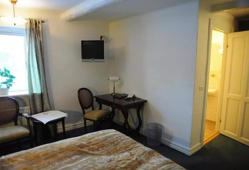 ホテル Tyrstrup Kro