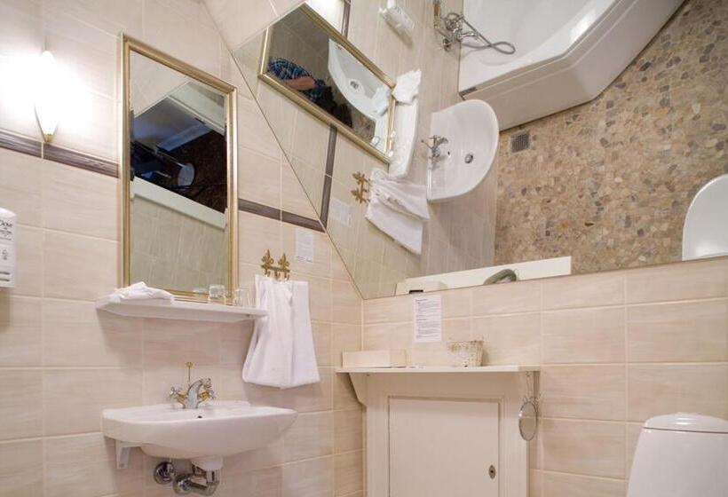 فندق Tyrstrup Kro