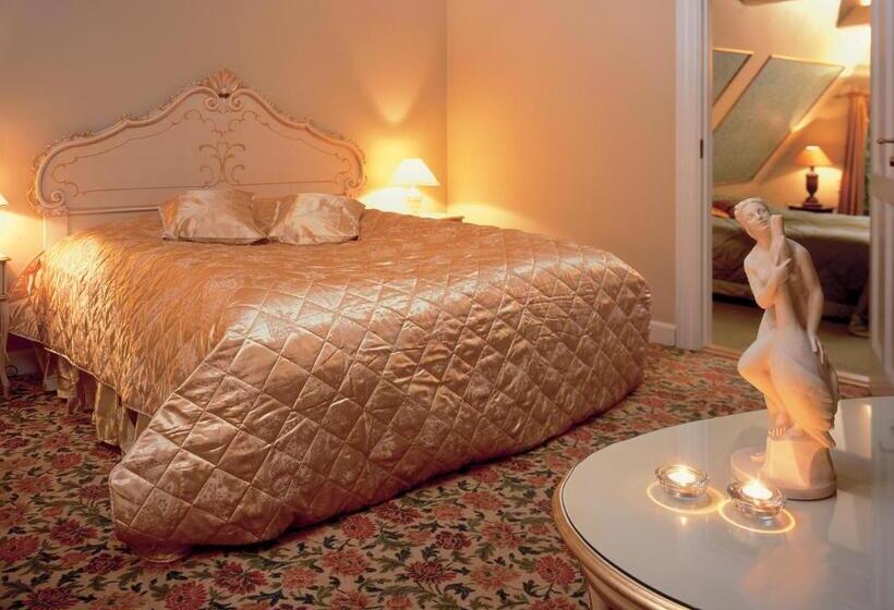 فندق Tyrstrup Kro