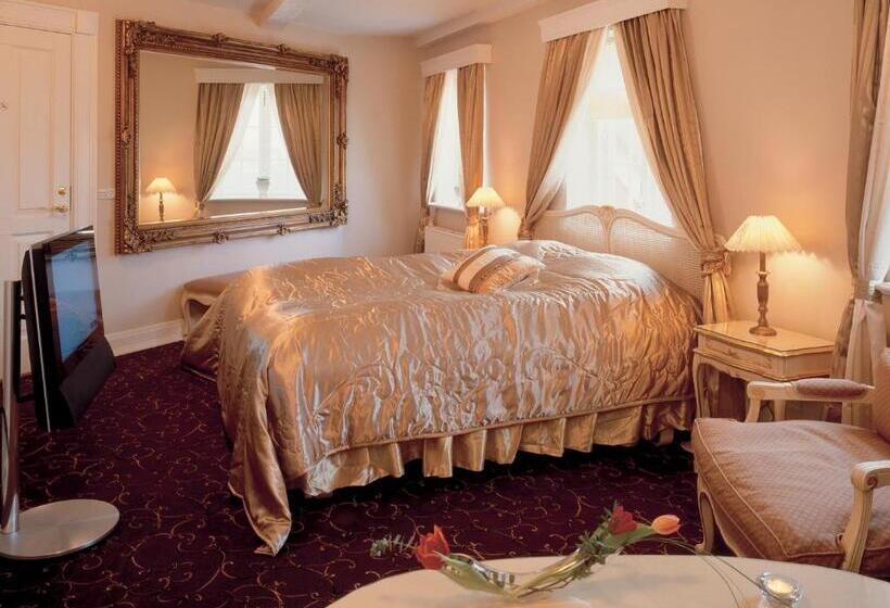 فندق Tyrstrup Kro