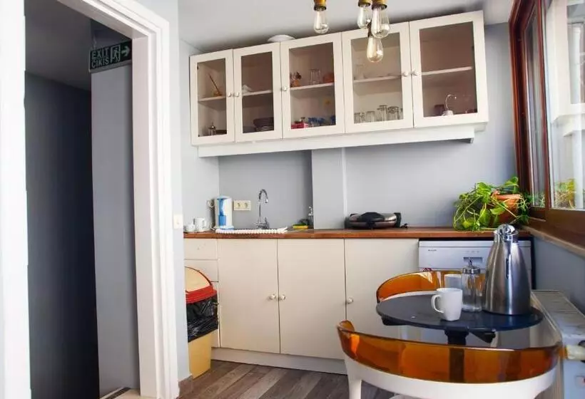 Stay Inn Taksim Hostel