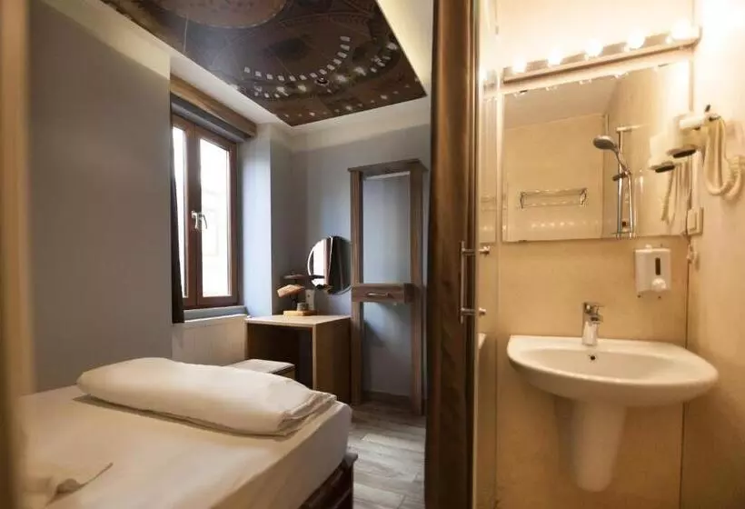 Stay Inn Taksim Hostel