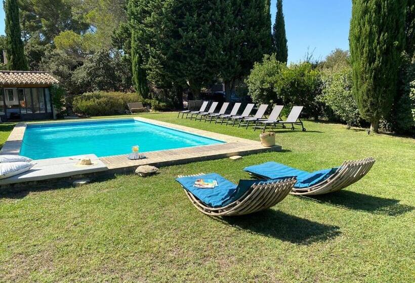 Bed and Breakfast Mas Des Alpilles