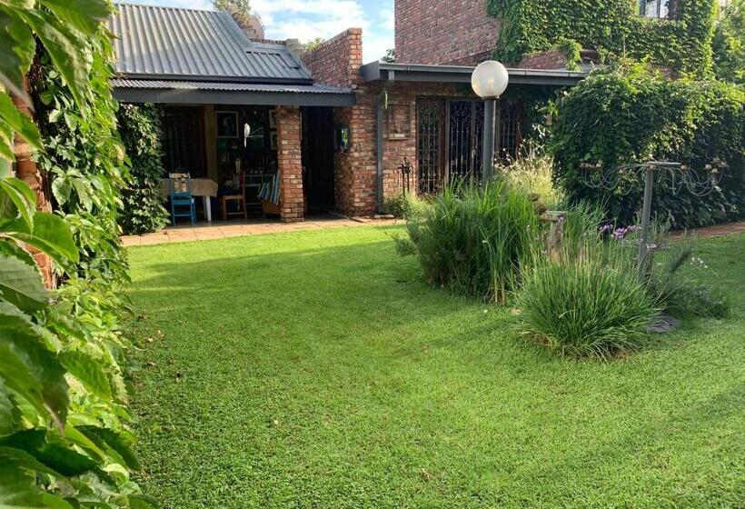 פנסיון B S At Strauss