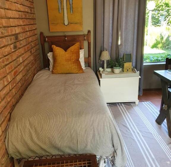 פנסיון B S At Strauss