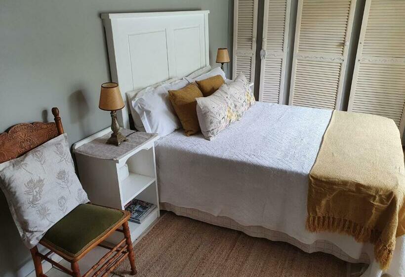 פנסיון B S At Strauss