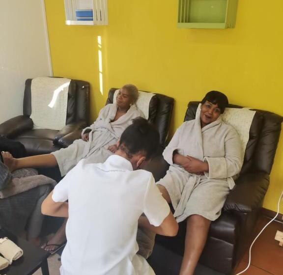 پانسیون Kayamina Guesthouse