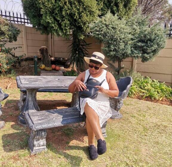 پانسیون Kayamina Guesthouse