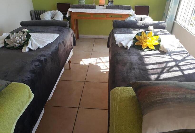 پانسیون Kayamina Guesthouse