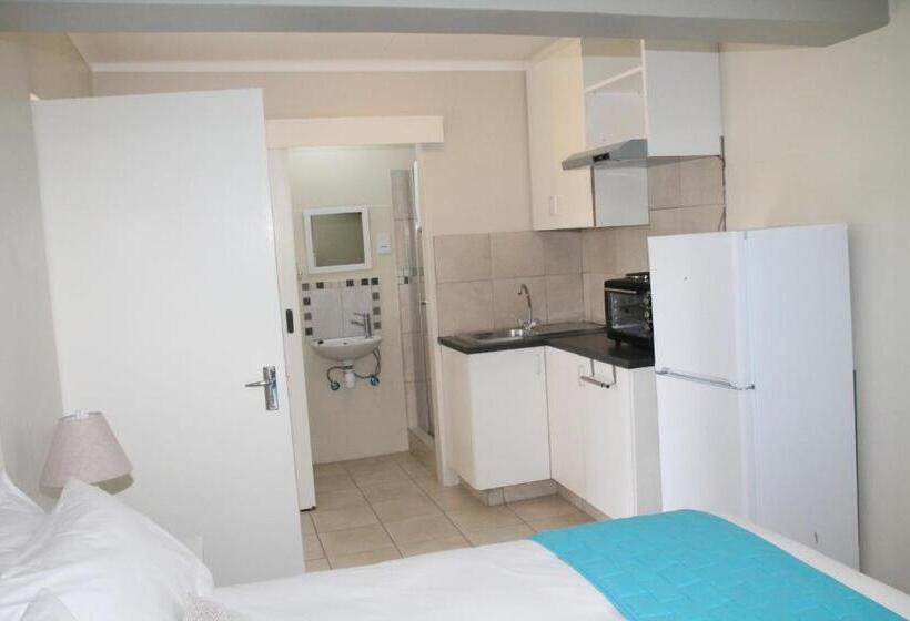 پانسیون Kayamina Guesthouse