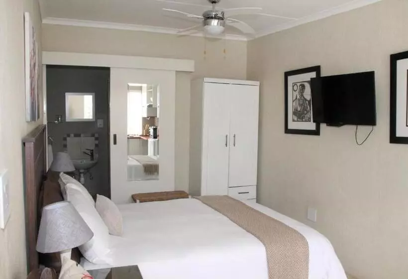 Majatalo Kayamina Guesthouse