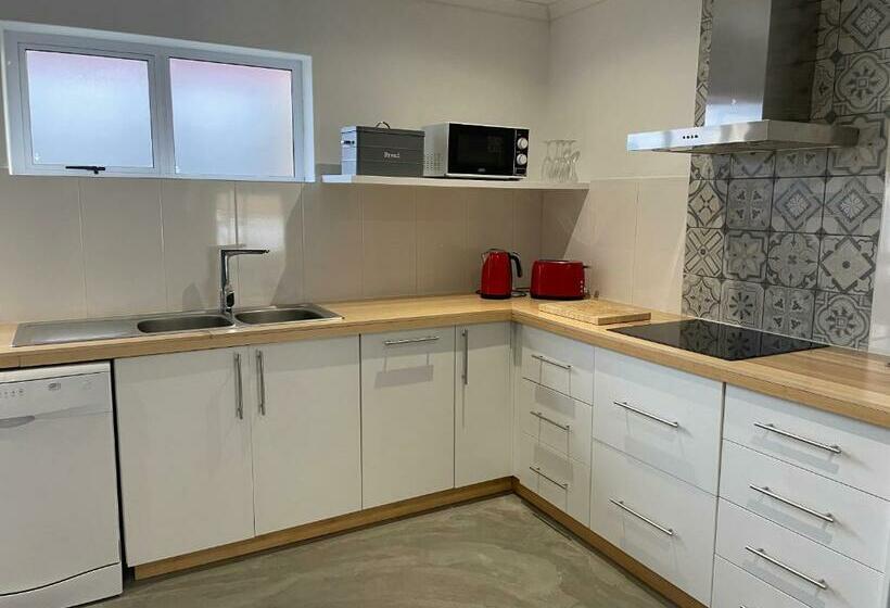 ペンション The Door Rsa Fifty Four