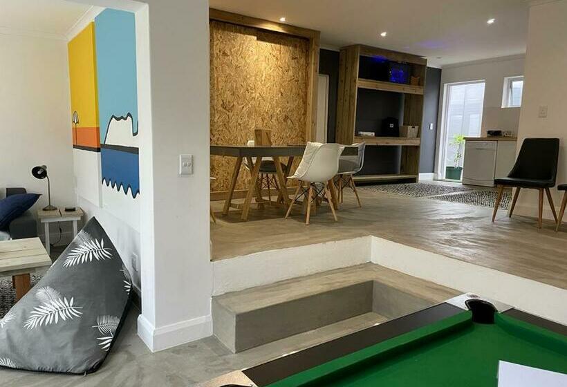 ペンション The Door Rsa Fifty Four