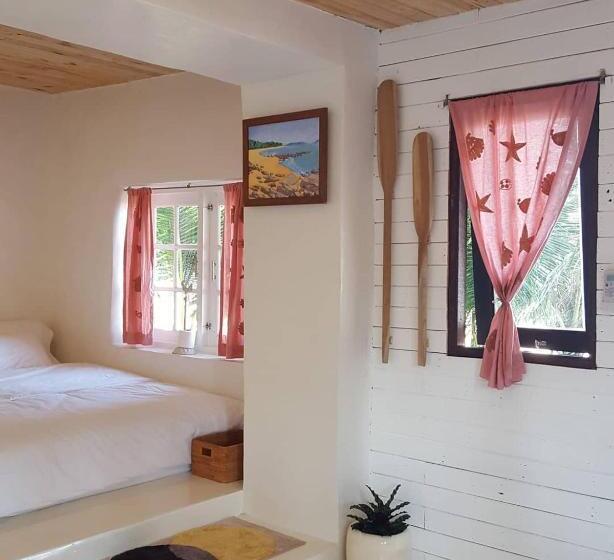 リゾートホテル Maliblues Bed & Art Gallery