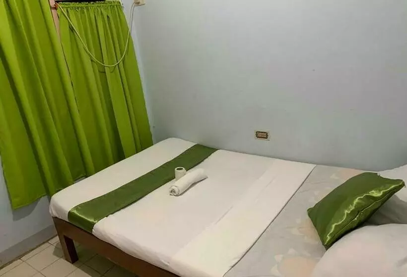 Retkeilymaja Dapitan Travellers Inn