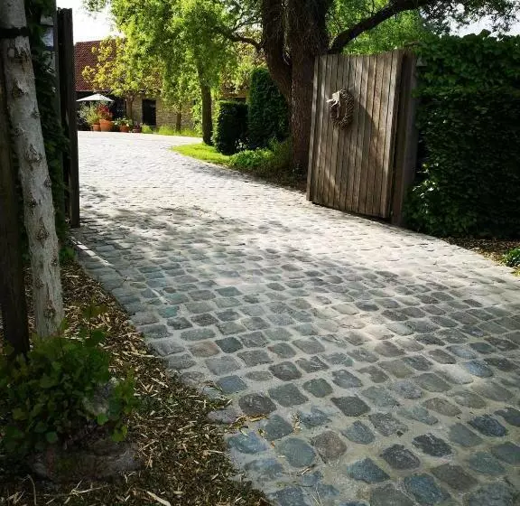 Aamiaismajoitus (B&B) Casa Leone Near Bruges With Jacuzzi & Parking