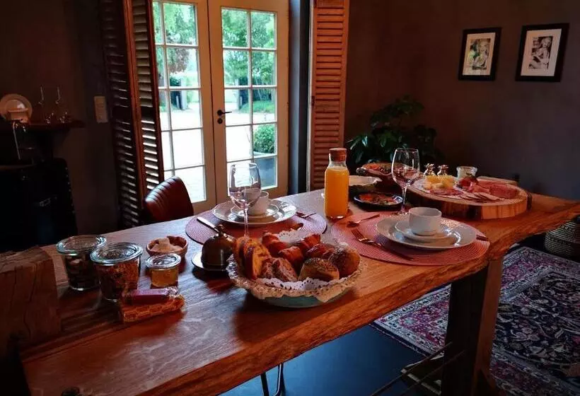 Aamiaismajoitus (B&B) Casa Leone Near Bruges With Jacuzzi & Parking