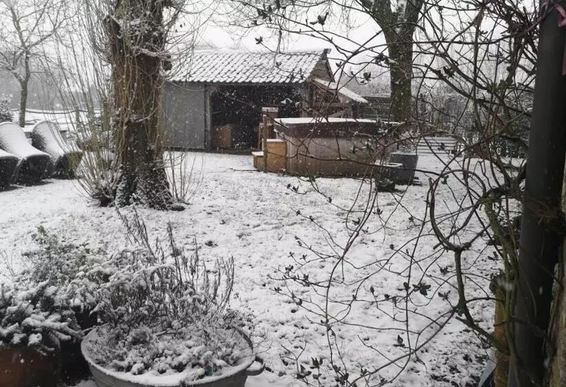 Aamiaismajoitus (B&B) Casa Leone Near Bruges With Jacuzzi & Parking