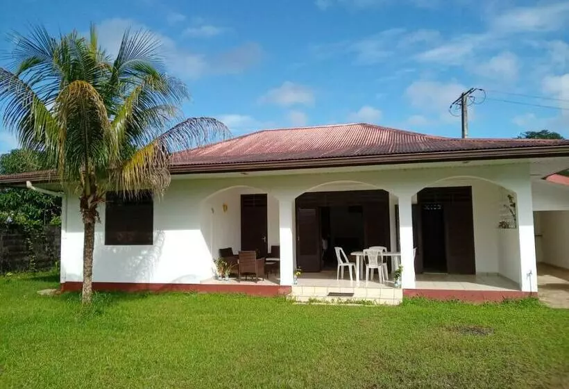 تختخواب و صبحانه La Douce Demeure