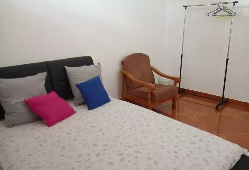 تختخواب و صبحانه La Douce Demeure