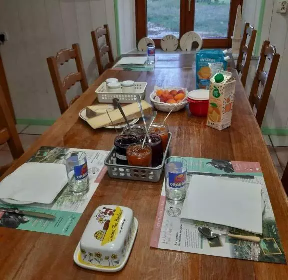 Aamiaismajoitus (B&B) La Ferme Du Bonheur