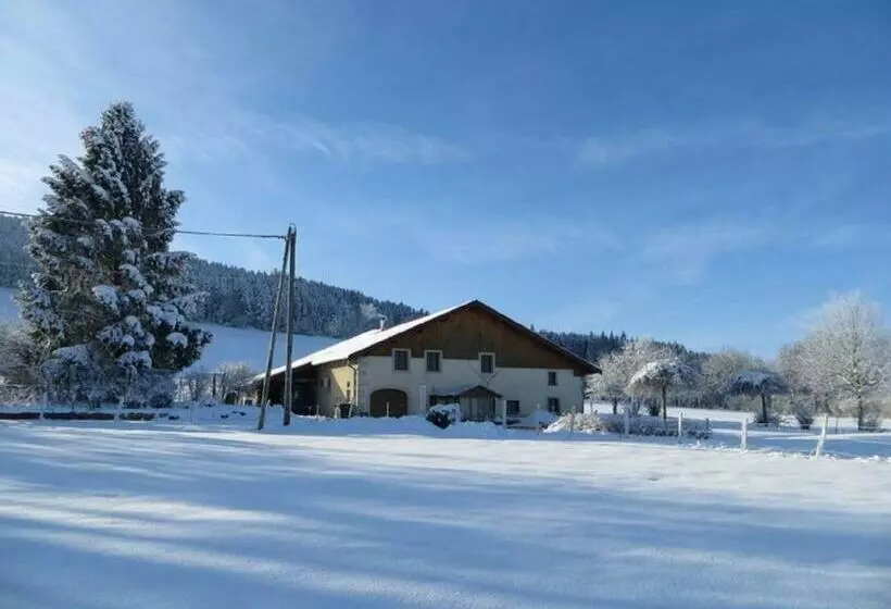 Aamiaismajoitus (B&B) La Ferme Du Bonheur