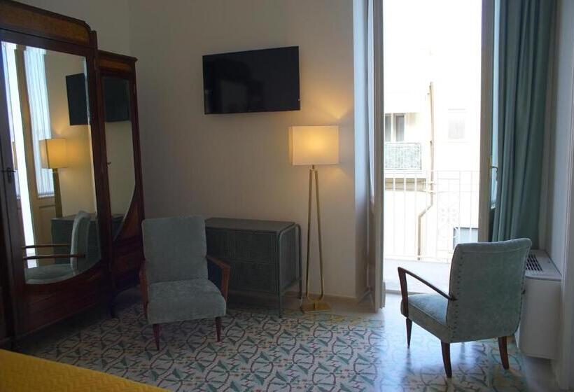 تختخواب و صبحانه Mandorleolio