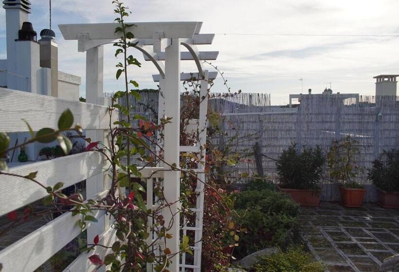 تختخواب و صبحانه Mandorleolio