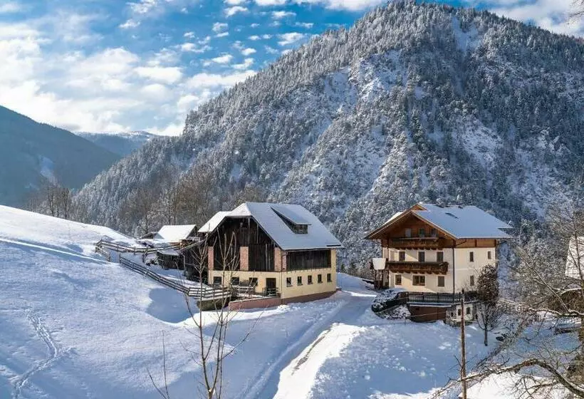 تختخواب و صبحانه Mittergruberhof